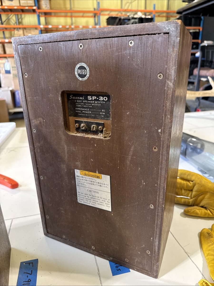 Pair of Japanese Sansui SP-30 Bookshelf Speaker System