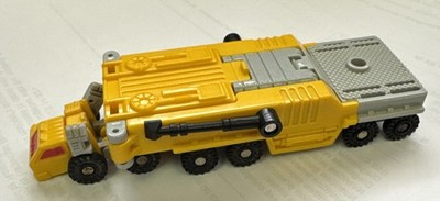 Transformers Micromasters - Erector Trailer Base & Robot (no crane)