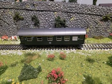 Roco DB Three Axle Passenger Car 4215 HO Scale DC