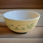 Vtg Pyrex 403 Shenandoah 2.5 Qt Mixing Bowl Yellow Green Flower Shenandoah Retro