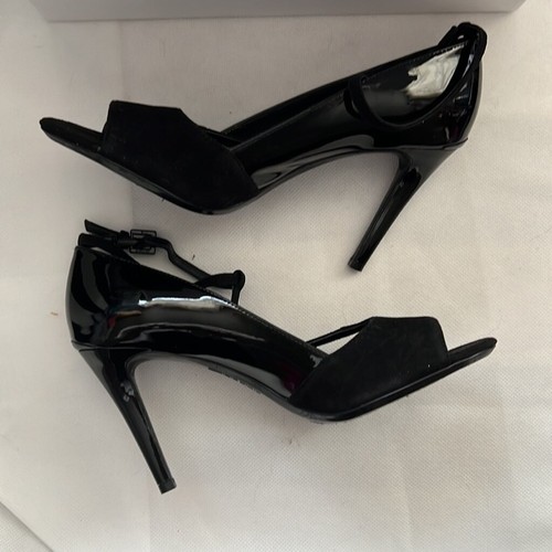Nuevo en caja Calvin Klein Nicolette charol negro tacones talla 8 - Imagen 5 de 9