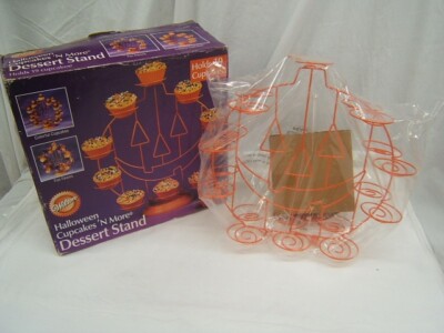 Wilton Halloween Cupcakes 'n More Dessert Stand Jack O' Lantern Pumpkin In Box