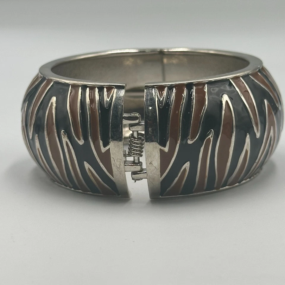 Brazalete Abrazadera con Bisagras Tono Plata Negro Marrón Esmalte Estampado de Cebra Declaración Foto 4 de 4