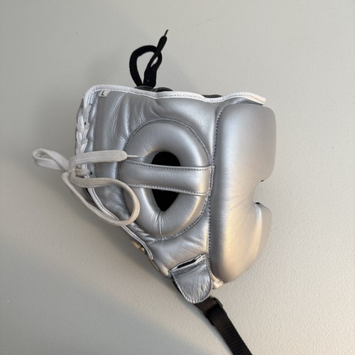 Winning Boxing FG-2900 Headguard with Cheek Protector Silver (REPLICA) - Picture 3 of 7