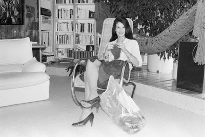 Nicole April Novelist At Home France February 1981 Historic Old Photo 7