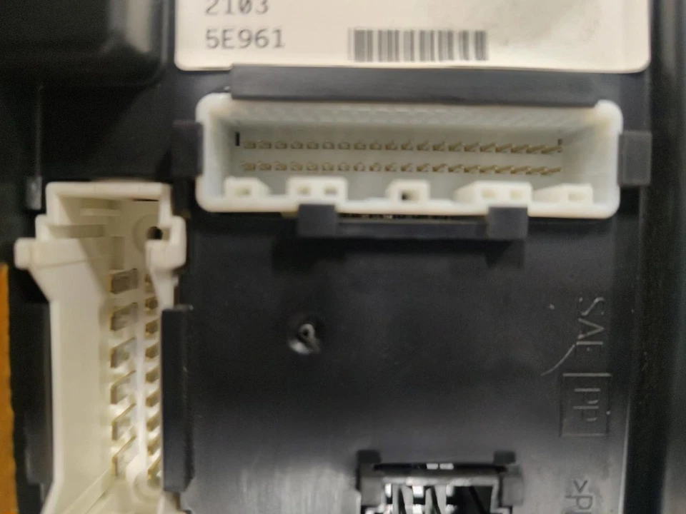 Chassi ECM controle de corpo BCM sem porta elevatória elétrica compatível com 09-12 ARMADA 461279 - Imagem 2 de 4