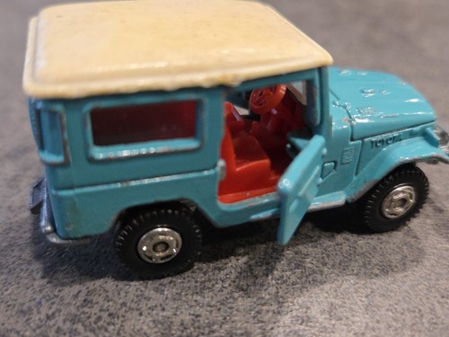 TOMICA POCKET CARS #2 TOYOTA LAND CRUISER, LIGHT BLUE - Picture 3 of 9