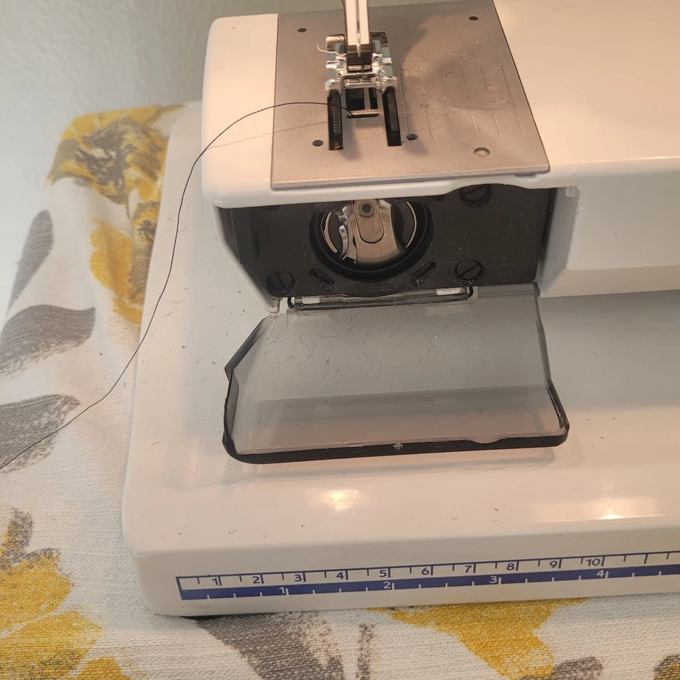 Husqvarna Viking #1  Sewing & Embroidery Machine With All Accessories D-Cards - Image 4 of 4