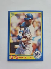 1990 SCORE KEN GRIFFEY JR CARD # 560 (BLUE DOT ON LOGO)