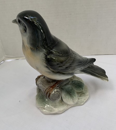 Gray Bird Porcelain Bird Figurine 5.5 in marked E-3391 Blackcap - Picture 3 of 5