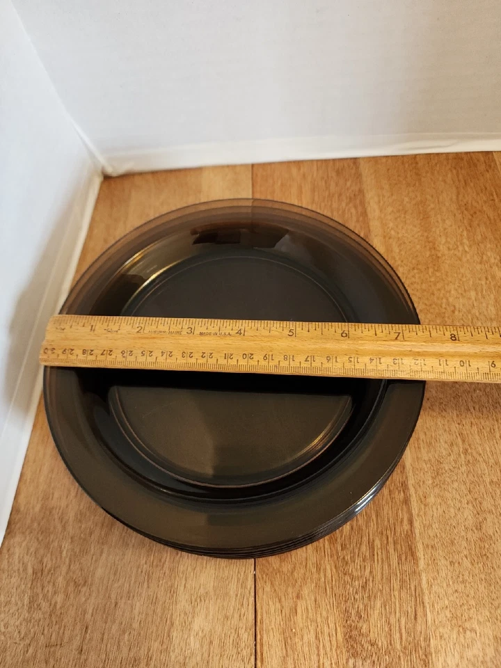 Plato de vidrio marrón ahumado Vereco de 7-5/16 pulgadas Foto 3 de 4