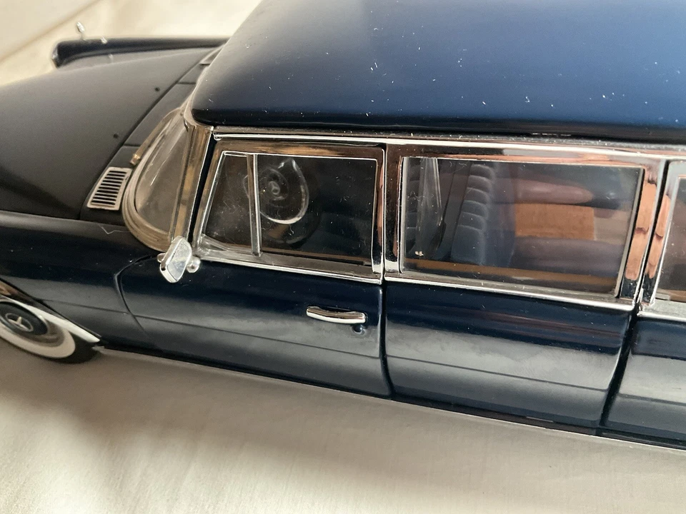 1966 MERCEDES BENZ 600 PULLMAN, SUN STAR 1:18 Dark Blue Die Cast In The BOX - Image 4 of 4