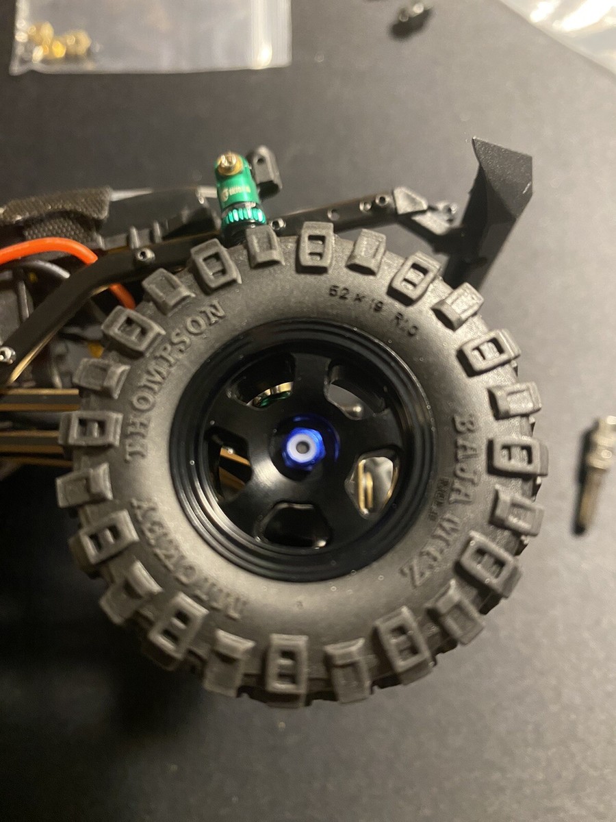 4x Axial SCX-24 Kyosho Mini-Z Wltoys K969 K989 Blue Wheel nuts