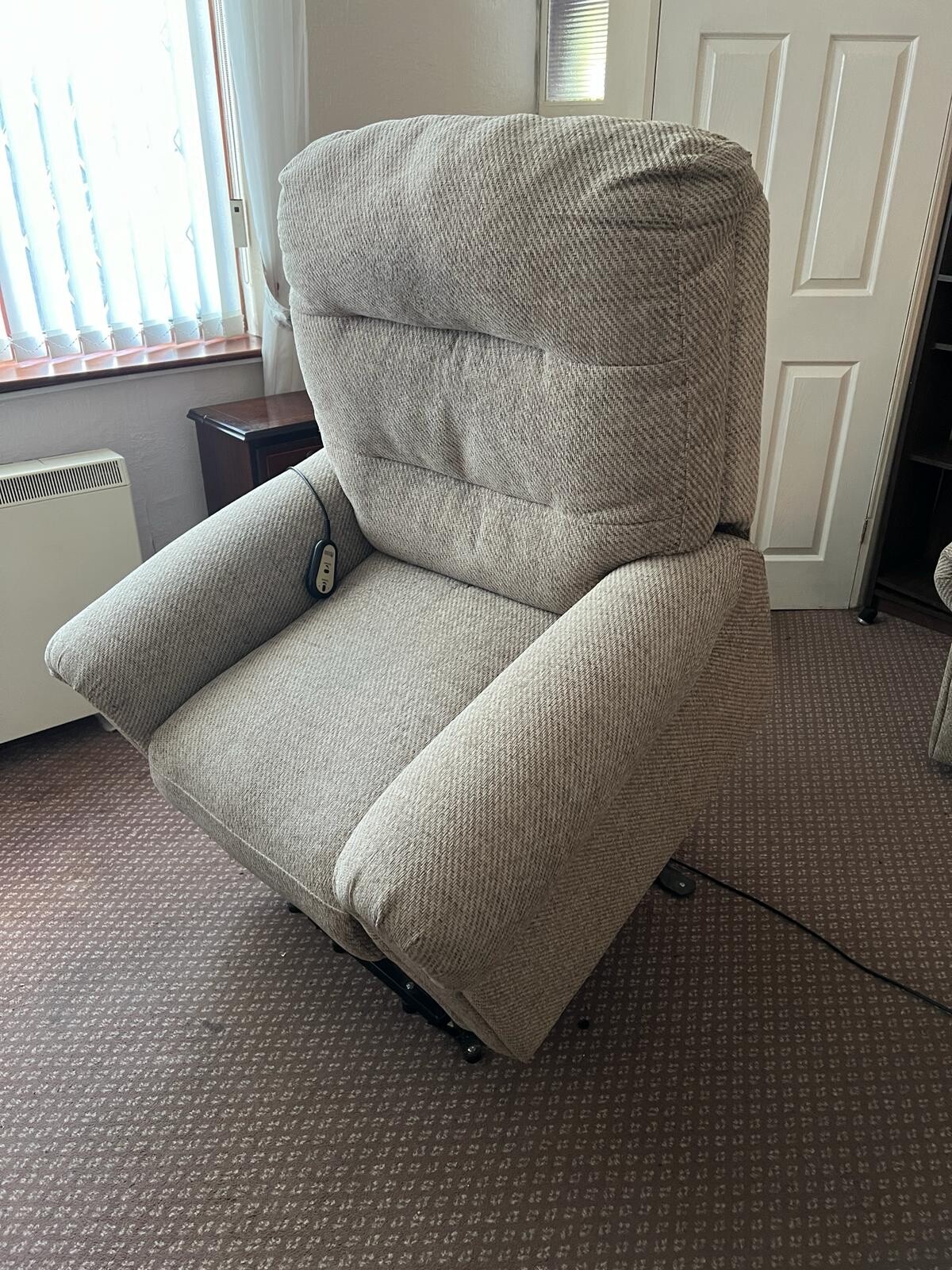 3 Piece Oak Furniture Land 2 Rise and Recline Armchairs, 2 Seater