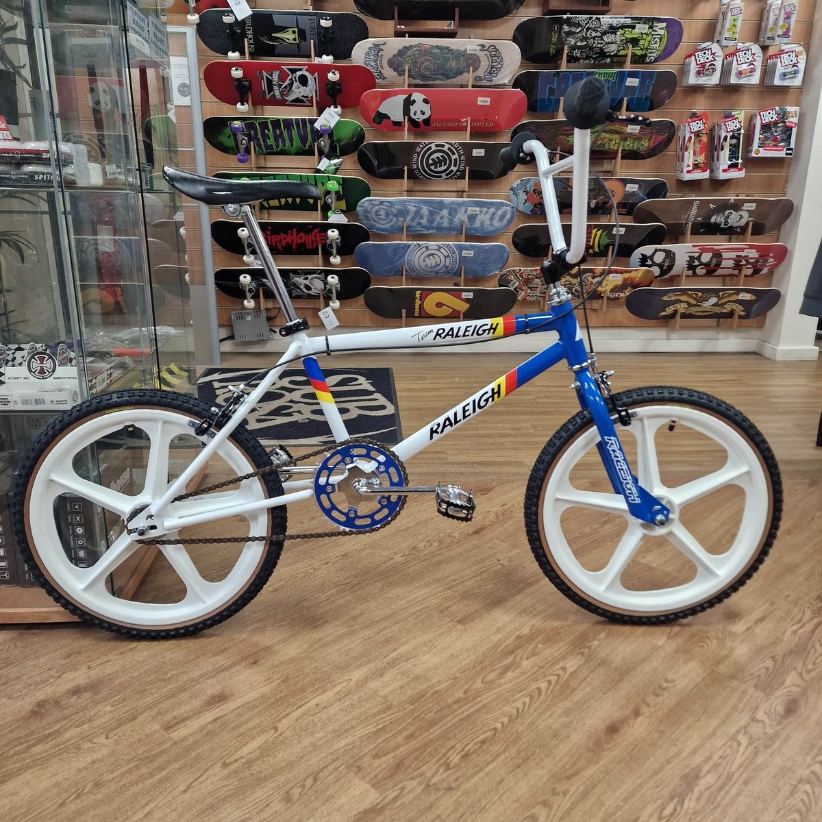 Raleigh Mk 2 Burner Team Special Old School BMX Bike w/ White