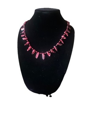 Vnt Crimson Irredescent Dagger Shaped Glass/Shell & Tiny  Beads Necklace Red