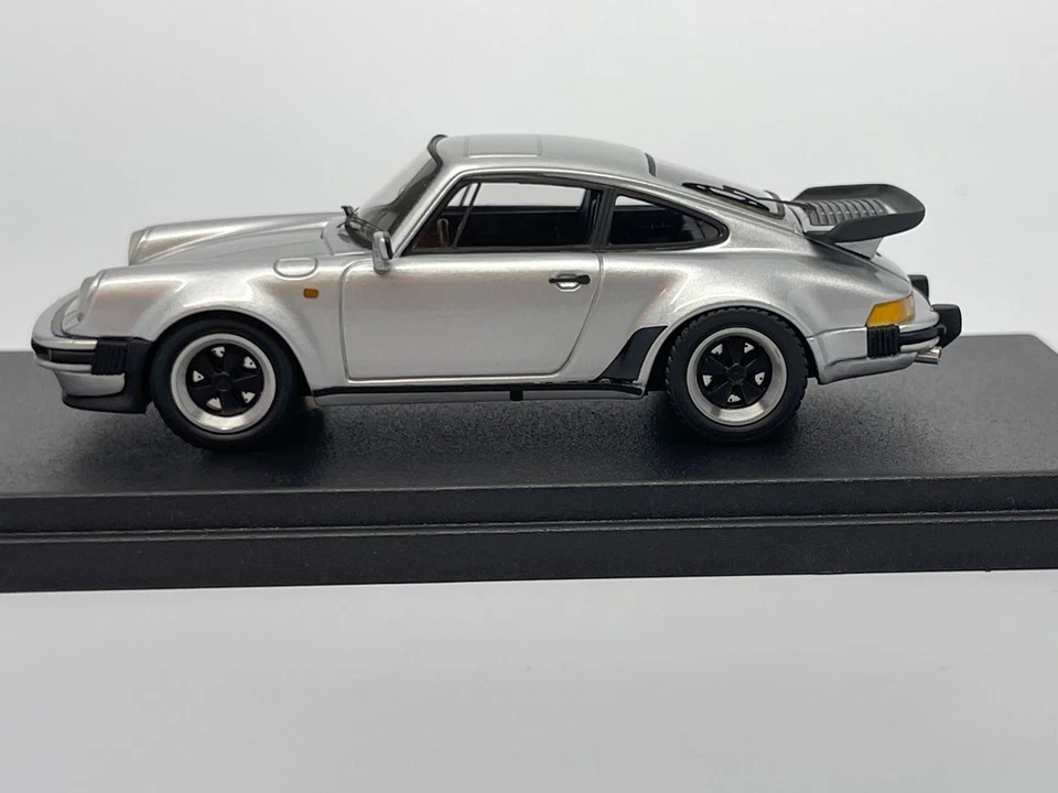 1/43 LookSmart LS201 Porsche 911 Turbo 3.3 1989 Silver LE 25 - Image 2 of 4