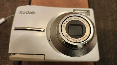 Kodak EasyShare C613 6.2MP Digital Camera - Pearl white w Case