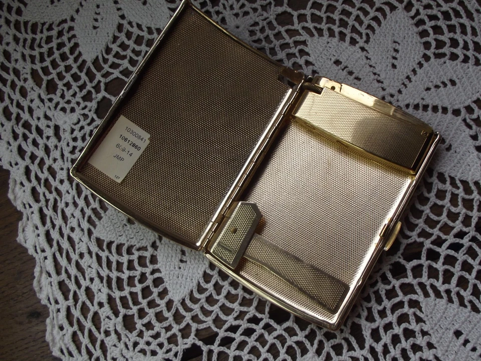 ETUI, BOITE A CIGARETTES AVEC BRIQUET  VINTAGE - Photo 2/4