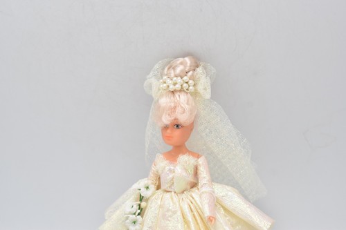 Vintage 1970s Simba Doll – Twistable Waist – Wedding Dress – 18cm - Picture 14 of 24