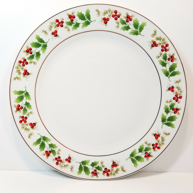 Royal Norfolk Christmas Dinner Plate Holly Berries Gold Trim Holiday