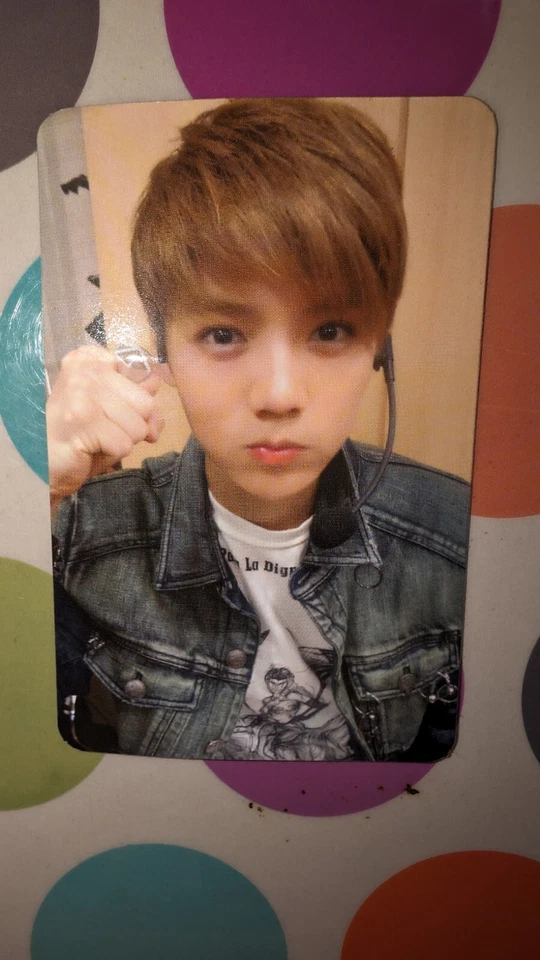 Luhan Mama Version A Photocard - Image 2 of 4