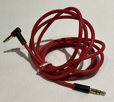 Beats Audio Cable Angled 3.5mm Jack to 3.5mm Jack