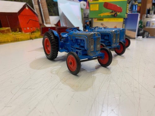 FORDSON.MAJOR.DEXTER.TRAKTOREN. x3. & 4 RAD DREHSCHEIBENANHÄNGER. CRESCENT TOYS. - Bild 5 von 21