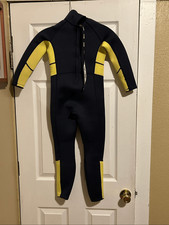 Goldfin Wetsuit Size 8