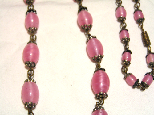 ...Art Deco Silver Tone, Graduated Pink Silk Glass Oblong Beads Necklace... - Picture 6 of 12