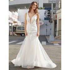 Elegant Lace Mermaid Wedding Dresses Deep V-Neck Sleeveless with Tulle Train