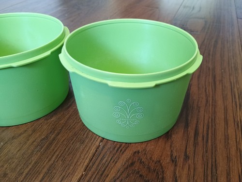 2 bidons Servalier courts 5,5" vert pomme citron vintage Tupperware #1298 PAS DE COUVERCLES - Photo 3/12