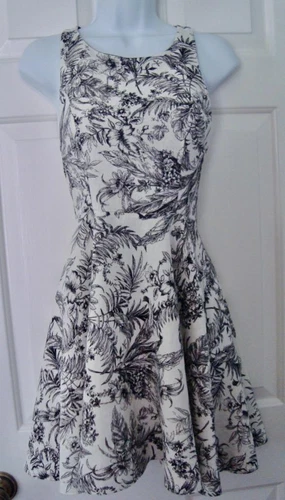 OFF WHITE Mini abito skater LN donna ALTAR'D STATE bianco sporco con vestibilità nera e svasato taglia S