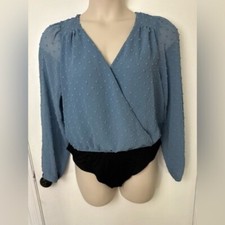 NWT Women s long sleeve dot texture blue Bodysuit size M 1368