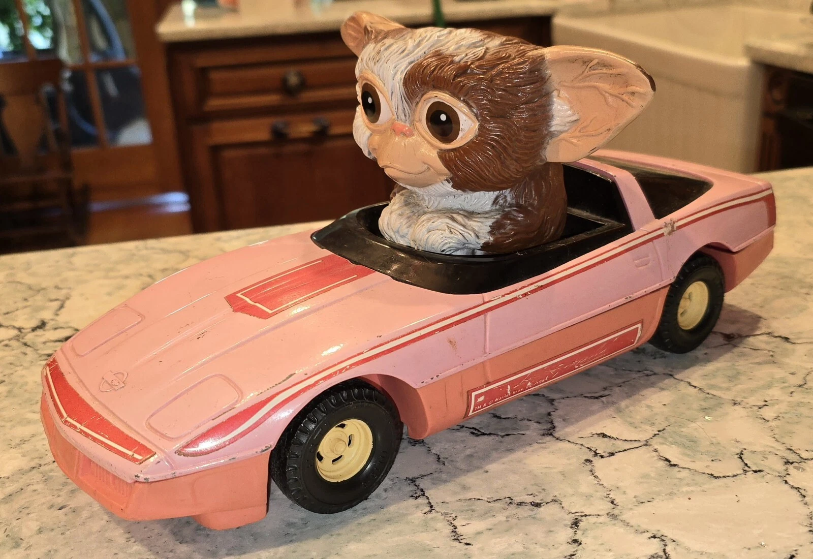 ertl gremlins gizmo carro de condução chevrolet corvette warner bros brinquedo 