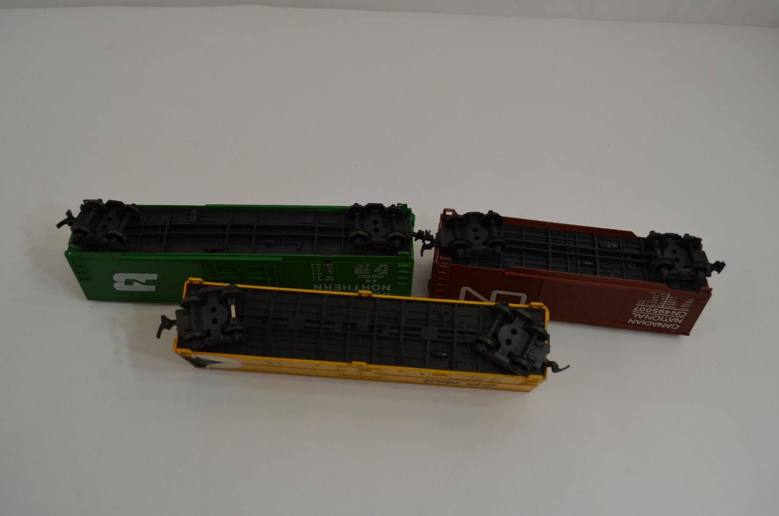 HO Gauge Train Car Lot Yugoslavia CN CP Mobil Tank Freight Box Cars