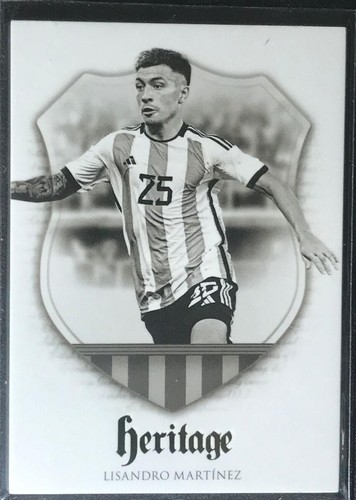 2023 Futera Unique World Football Heritage Gold 13/40 Lisandro Martinez