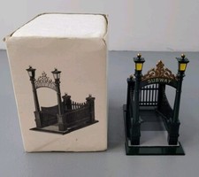 Retired Department 56 City Subway Entrance Heritage Village Collection #5541-7