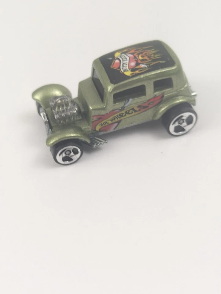 Coche de juguete Mattel vintage 1968 Hot Wheels '32 Ford Vicky "Nunca más" verde corazón Foto 2 de 4
