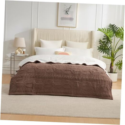 Amélie Home Chenille Sherpa Cable Knit Throw Blanket for Couch, Reversible