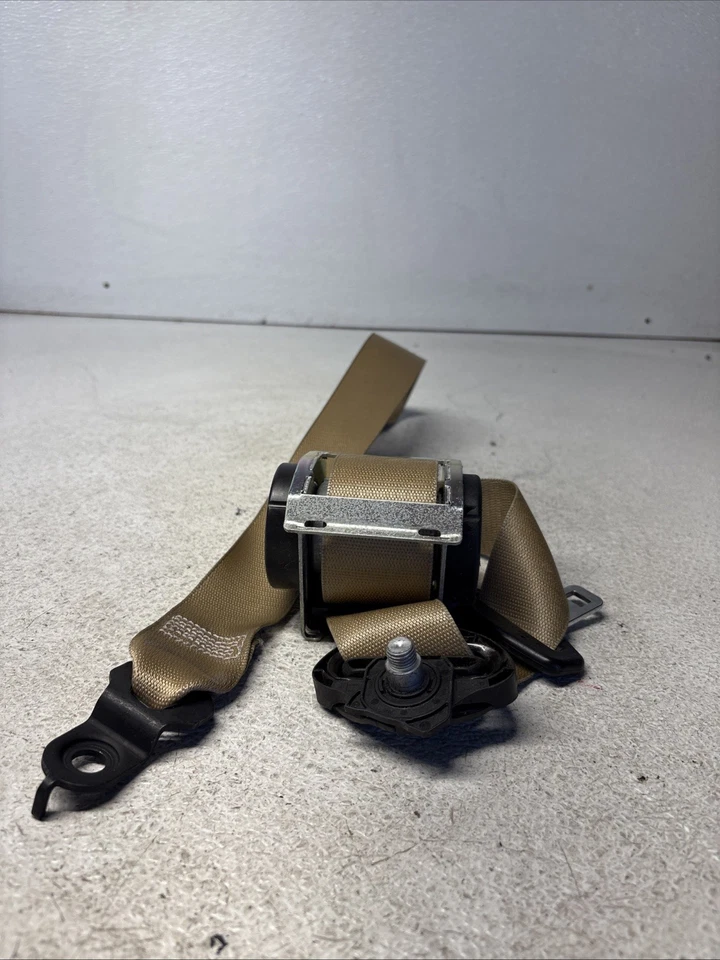 06-08 Cinturón de seguridad delantero derecho beige OEM Mercedes W164 ML63 AMG GL450 Foto 4 de 4
