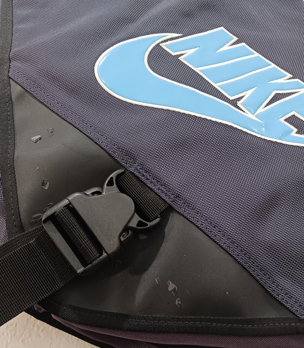 Nike Vintage 2000's Spell Out Logo Crossbody Sling Style