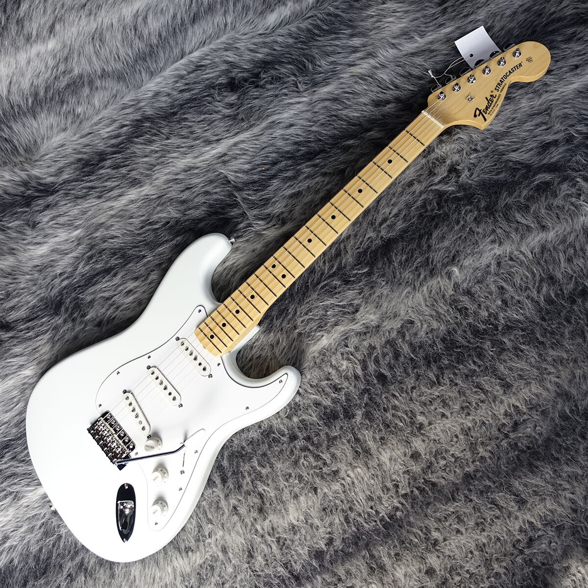 ギター Fender Standard Stratocaster UG White Fender Standard Stratocaster Electric Guitar Olympic White