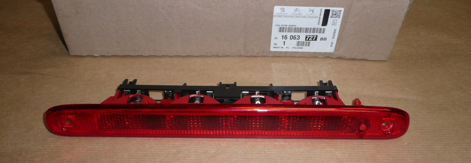 Feu stop arrière origine 1606372780 rouge pour Peugeot 107 et Citroën C1