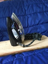 Vintage General Electric World Wide Cat. No. 23F49 Travel Iron - Pre-owned