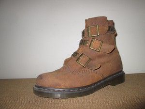 buckle martens dr hayley nubuck sz boots leather brown