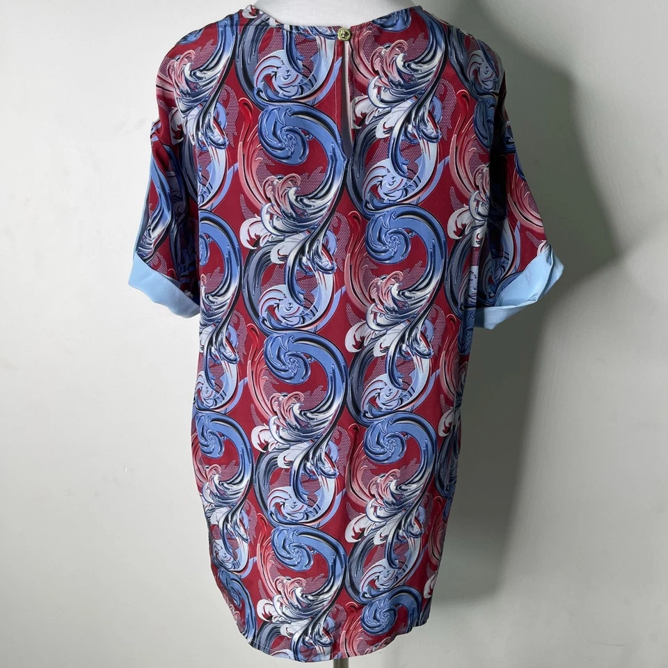 Blusa para mujer Versace azul roja manga corta cuello redondo seda estampada talla 44 nueva con etiquetas Foto 4 de 4