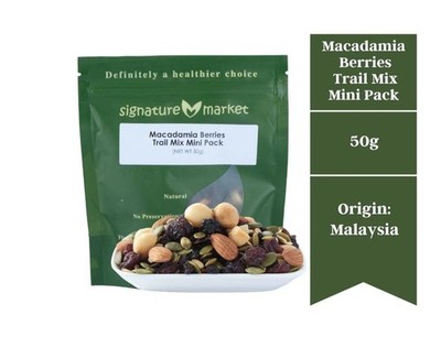 Signature Market Macadamia Berries Trail Mix Mini Pack 50g Healthy Snack