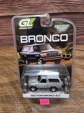 1/64 GREENLIGHT 93 FORD BRONCO RAW CHASER #0967