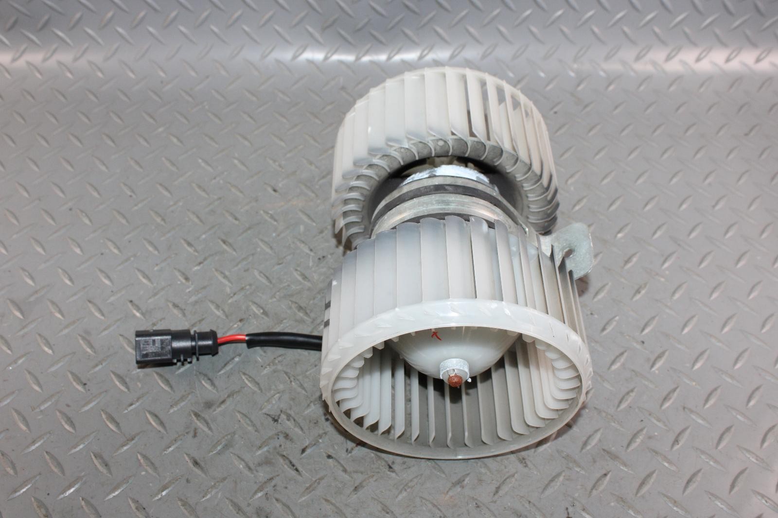Bentley Continental GT 2004-2019 A/c unit